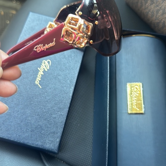 Sunglasses - Picture 6 of 11